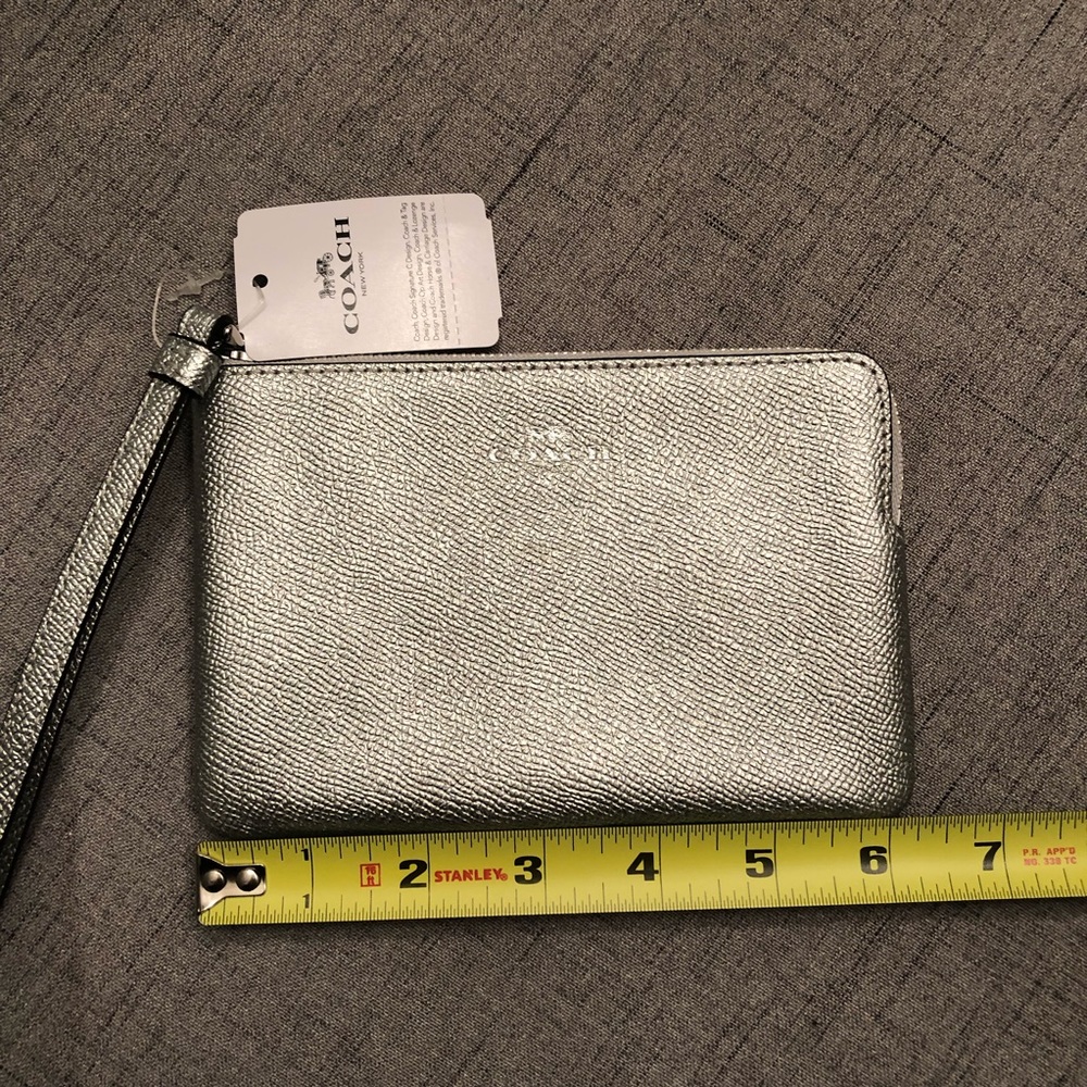 Coach Silver Metallic Corner Zip Wristlet Bag New - Picture 6 of 8